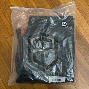NWT Born Primitive FLEX stretchy athletic fit jean in BLACK size 34x33